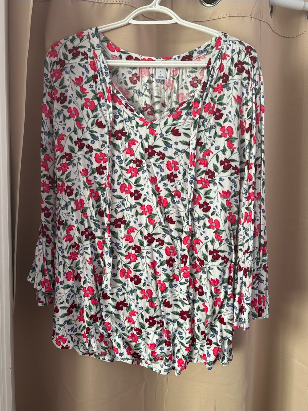 Old Navy White Floral V-Neck Long Sleeve Blouse with Pink & Red Flowers